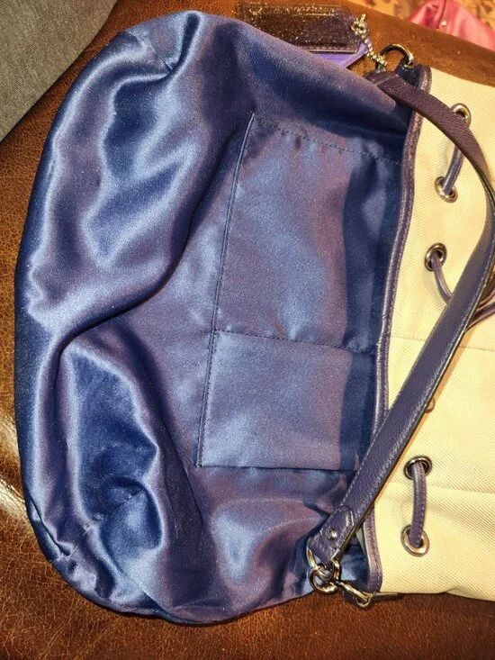 Coach - Picture 12 of 15